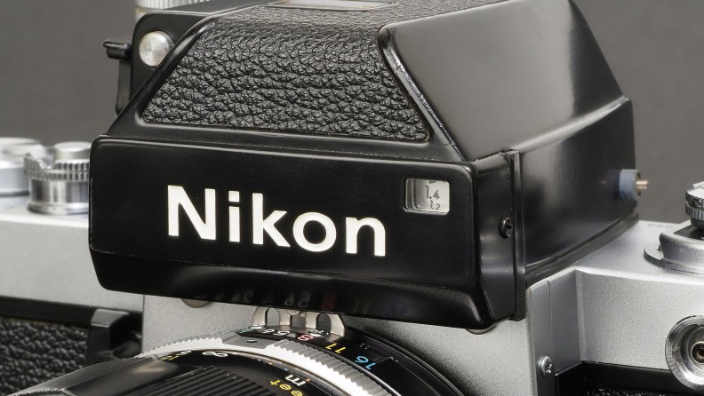 Nikon F2 1970年代 フィルム一眼カメラ ※レンズ4点とストロボ付
