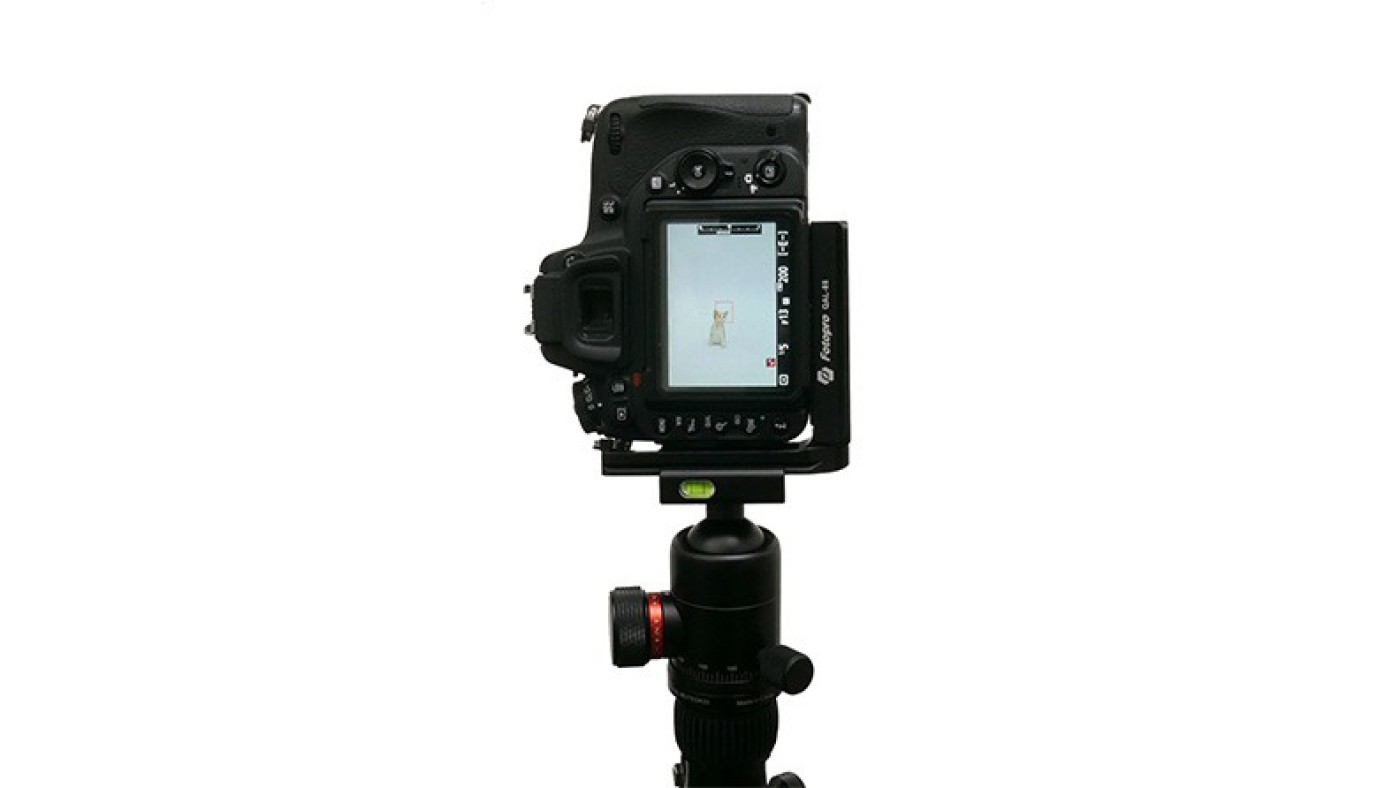 浅沼商会、幅広いサイズのカメラに対応する汎用L型プレート（アルカ 