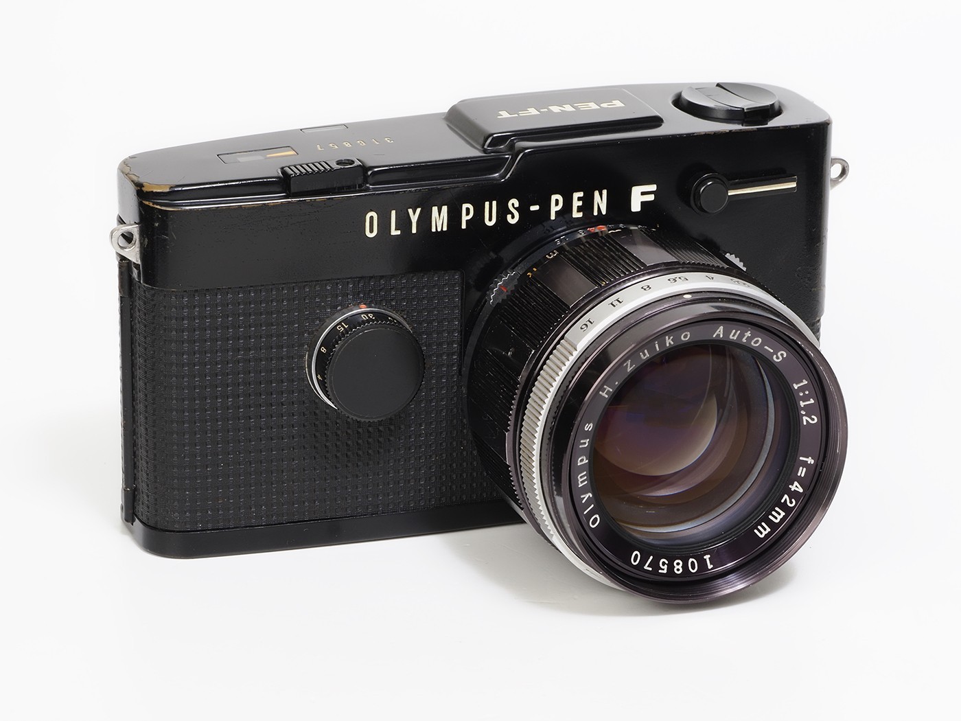 OLYMPUS PEN-F 花文字　ボディのみカメラ